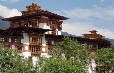 2130-Trekking in Bhutan – Chomolhari Trek